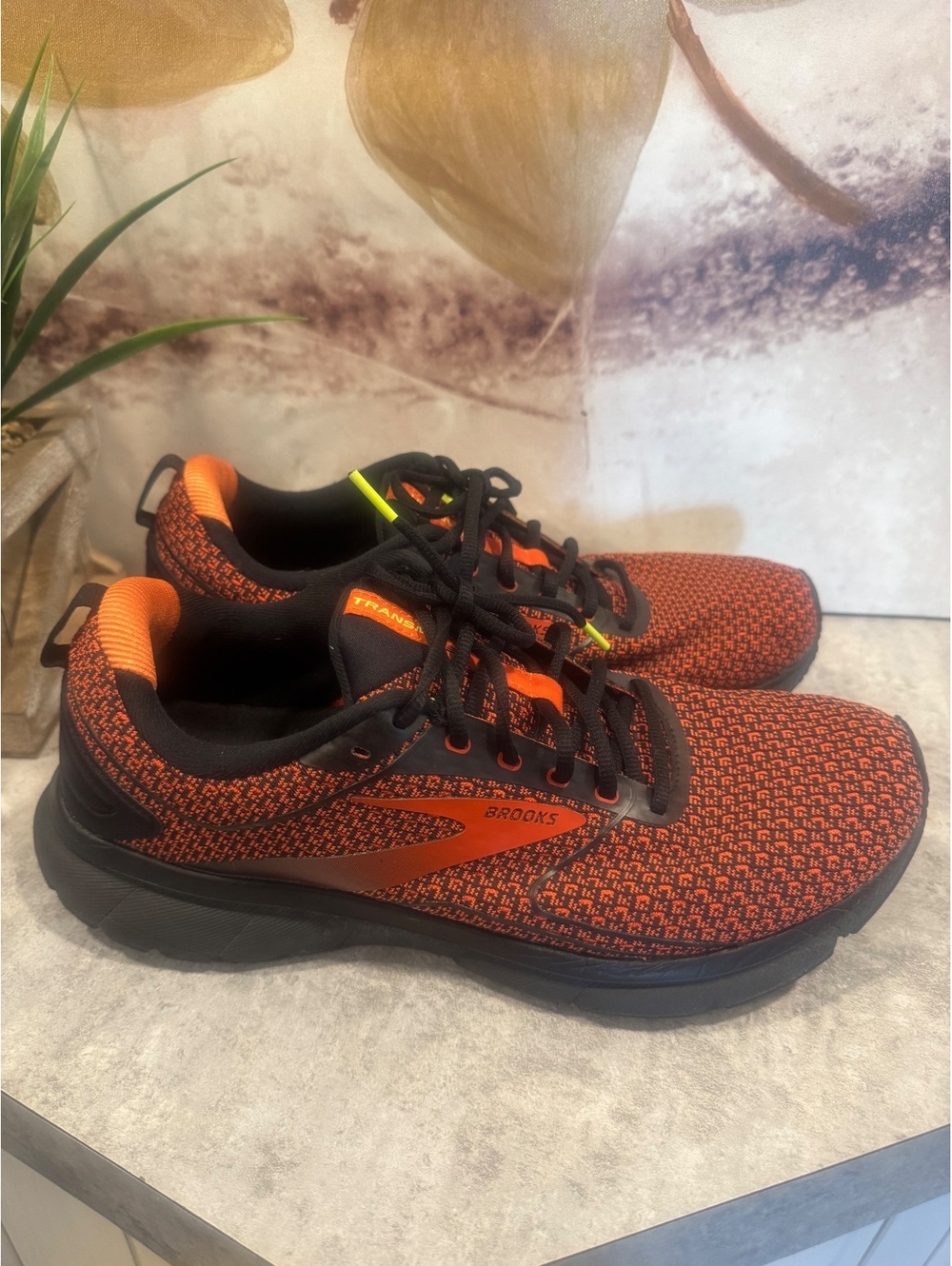 Brooks Transmit 3 Men's Running Shoes and Sneakers Cherry Tomato Size 12